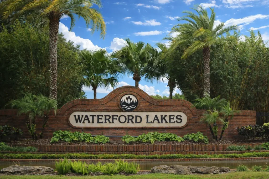 Photo of the monument at the entrance to Waterford Lakes in East Orlando